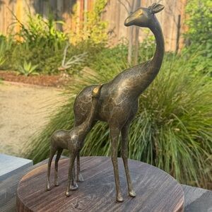 SPI Brass Giraffe Mama and Baby Statue Decor Bookshelf